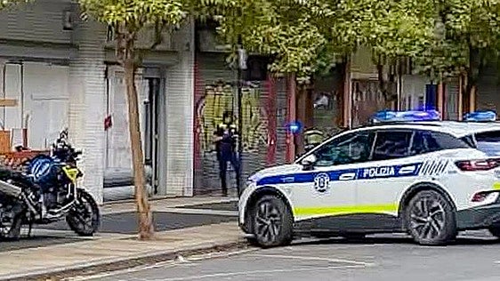 Policía Local de Vitoria y Ertzaintza acuden 3 veces cada día a Coronación por los okupas