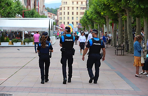 Amenaza con una navaja a tres familiares tras una pelea por un panteón en Miranda