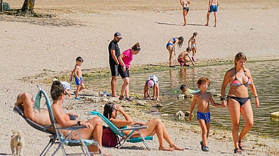 Álava soporta un verano histórico con la mitad de días en alerta por calor, incendios o lluvia