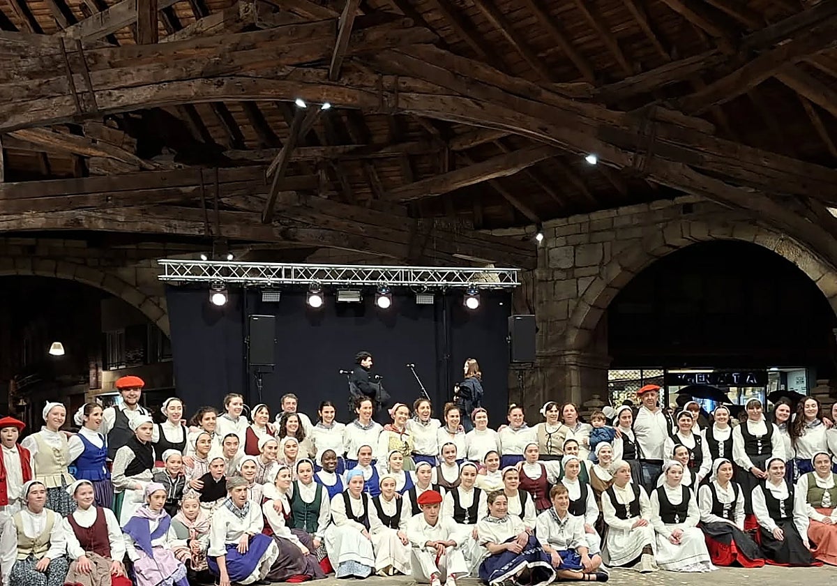 65 años de euskal dantzak en Durango