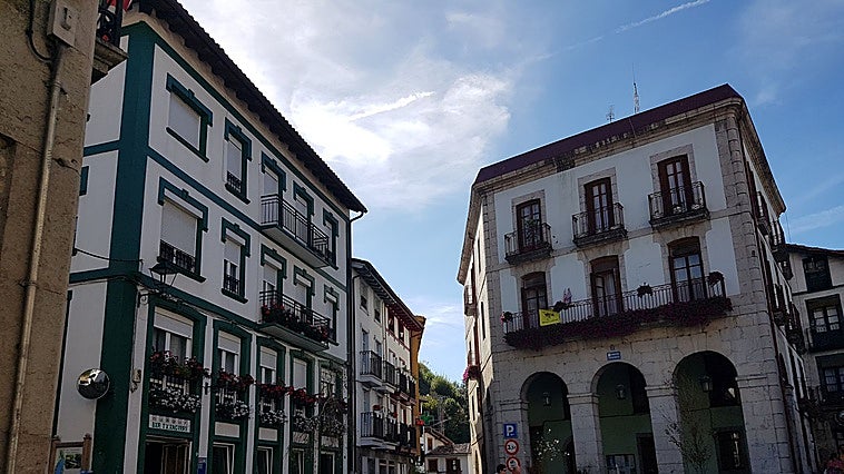 Ea reúne a sus vecinos para definir el futuro del municipio