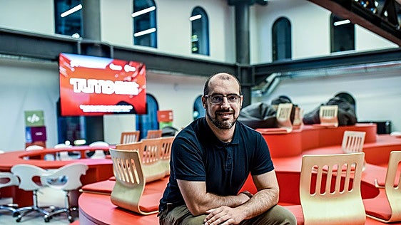 «La tecnología avanza más rápido que el sistema educativo»