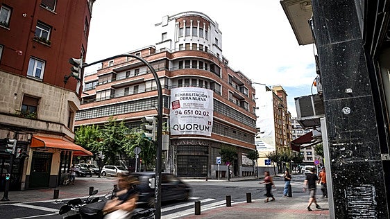 Bilbao desbloquea cinco años después las 83 viviendas y el apartahotel del icónico Garaje San Mamés