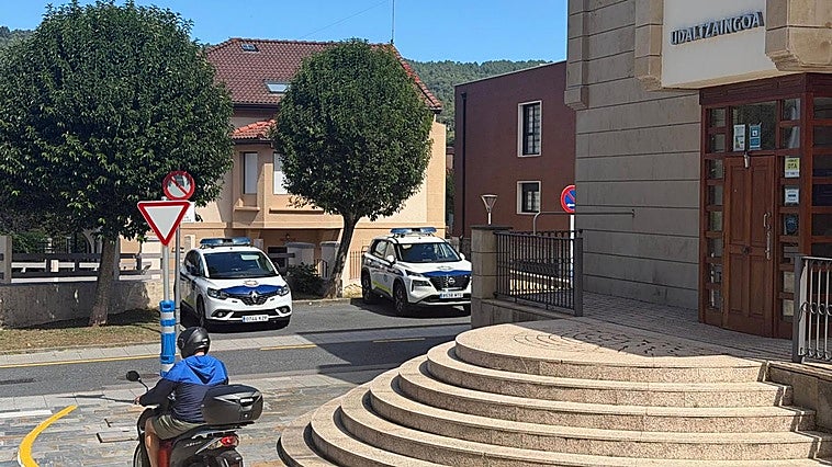 Condenada la trabajadora municipal de Gorliz por una discusión con la Policía Local que dejó herida a una agente