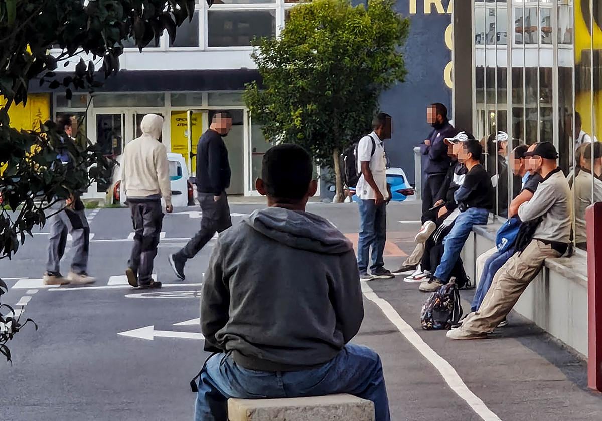 Explotación laboral en un polígono de Sestao: se llevan en furgonetas a los inmigrantes para trabajar a 7 euros la hora