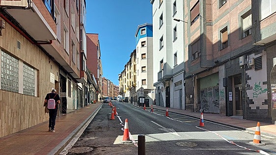 Barakaldo comienza a instalar las rampas mecánicas que mejorarán la accesibilidad al ambulatorio central