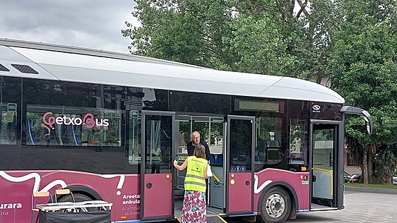 El PNV rectifica y rebaja de 2 a 1 euros el precio de los billetes en el futuro autobús de Getxo