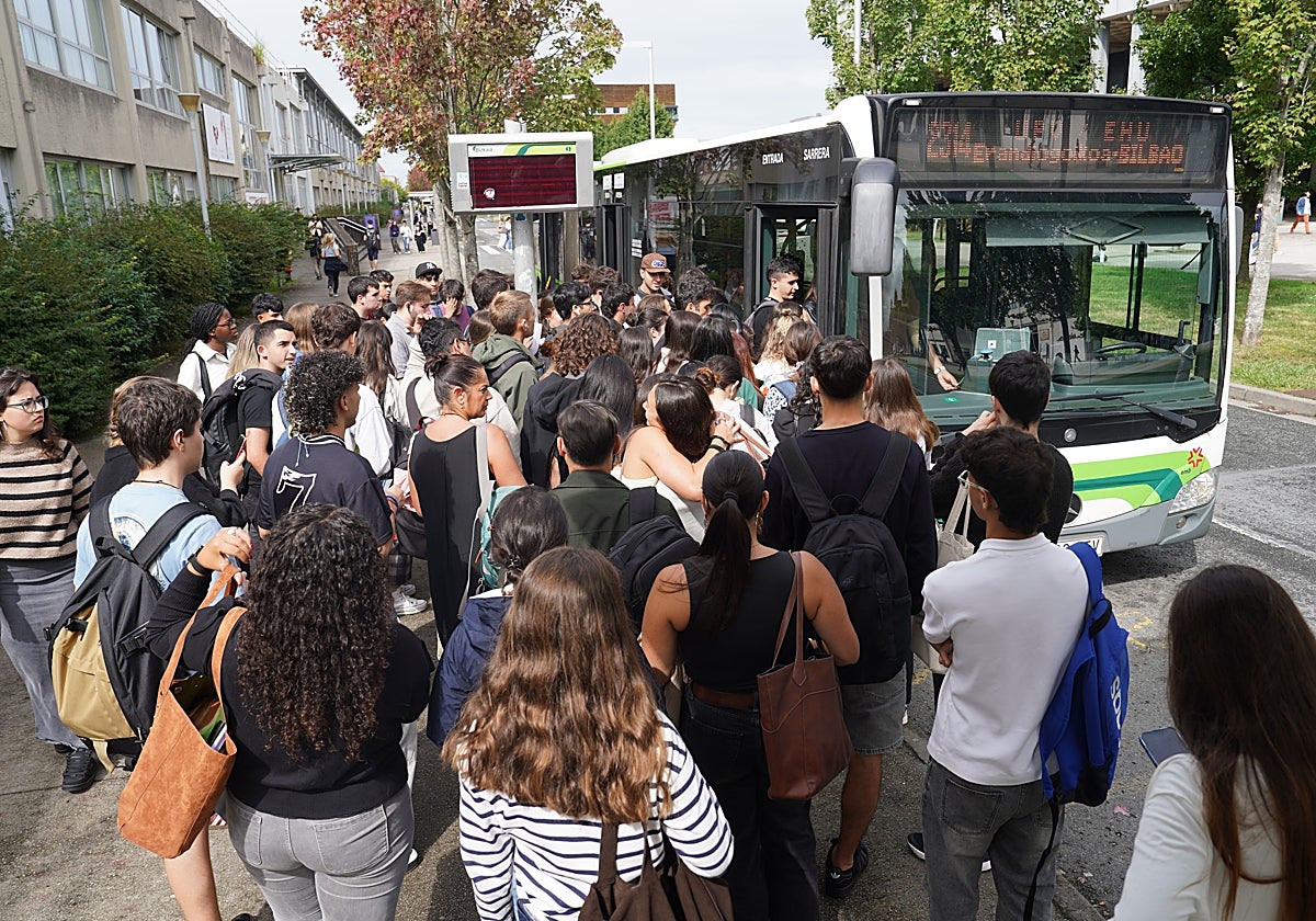 «Antes que coger la línea de Termibus, prefiero no ir a la uni»
