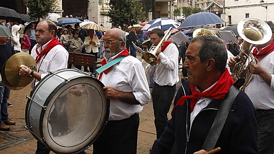 Agurain se enfrenta a una huelga de limpieza en plenas fiestas