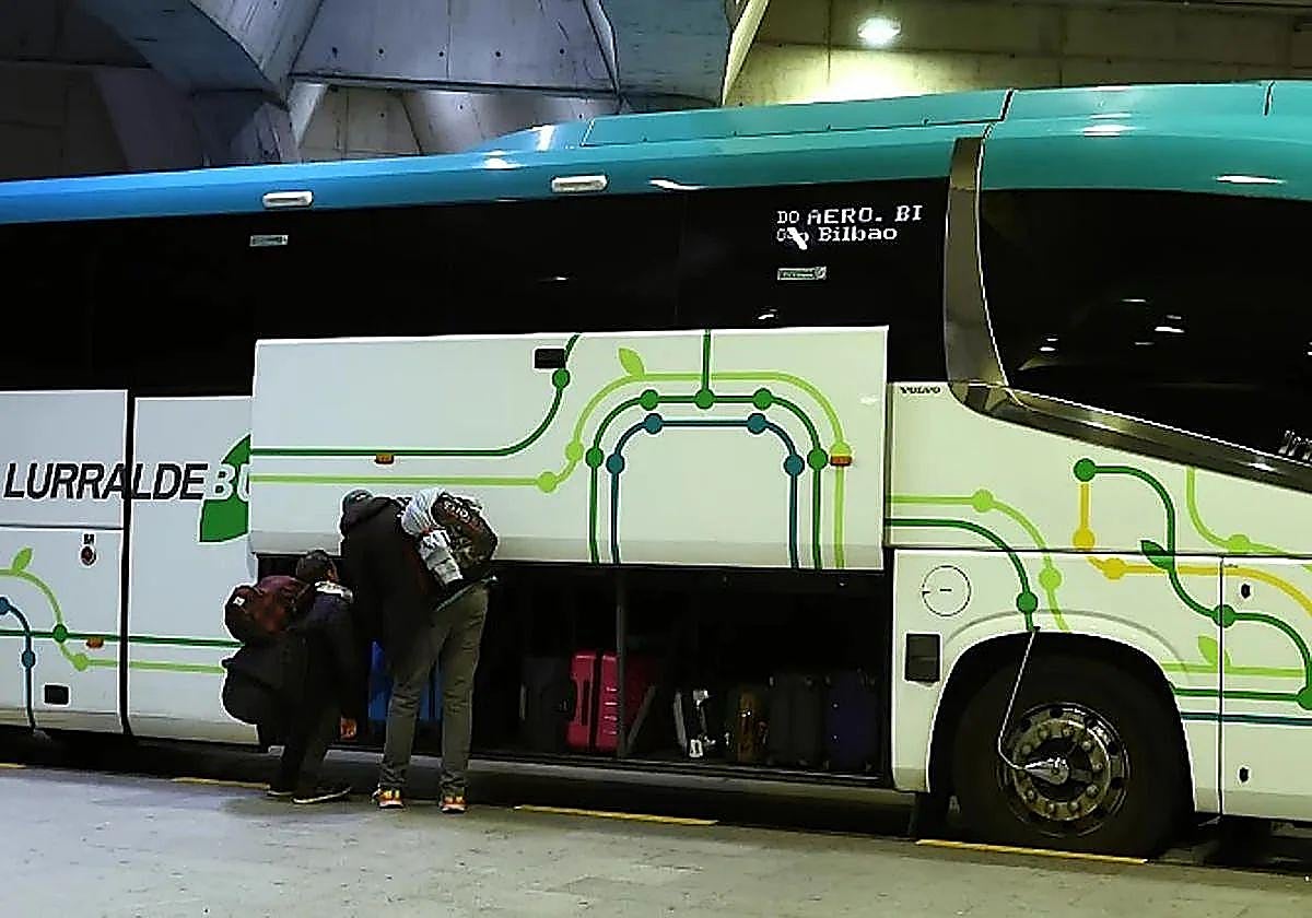 Piden que se penalice a los «viajeros fantasma» del bus del aeropuerto de Loiu