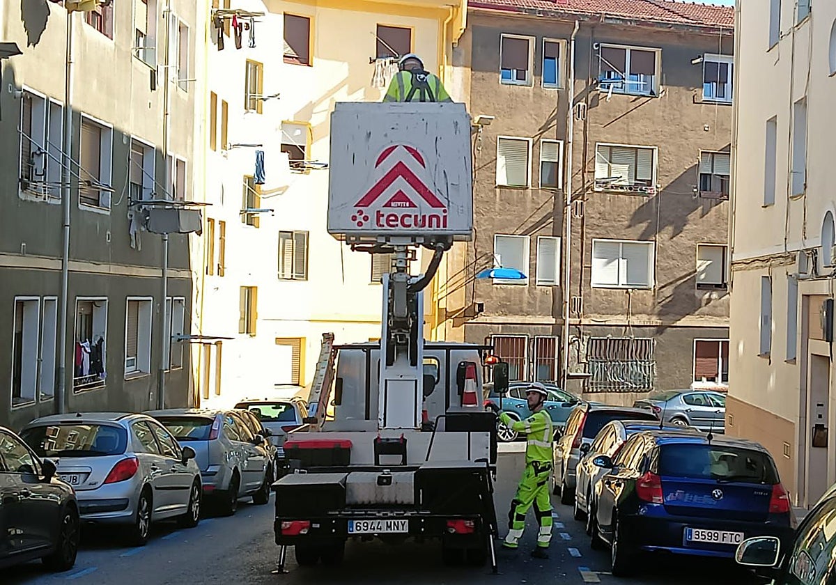 Barakaldo inicia las obras de renovación del alumbrado de Bagatza con un préstamo de 700.000 euros