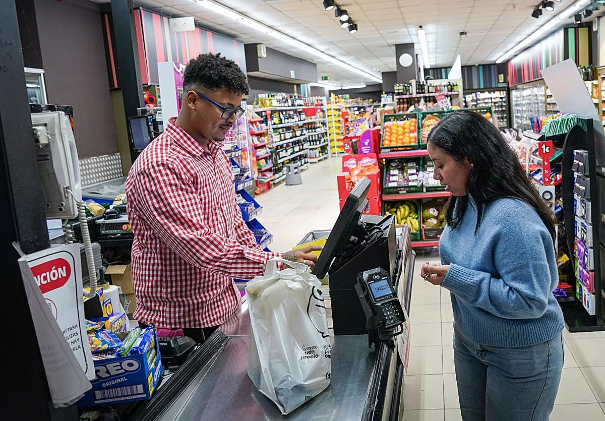 Supermercados vizcaínos dan un giro radical y abren los domingos