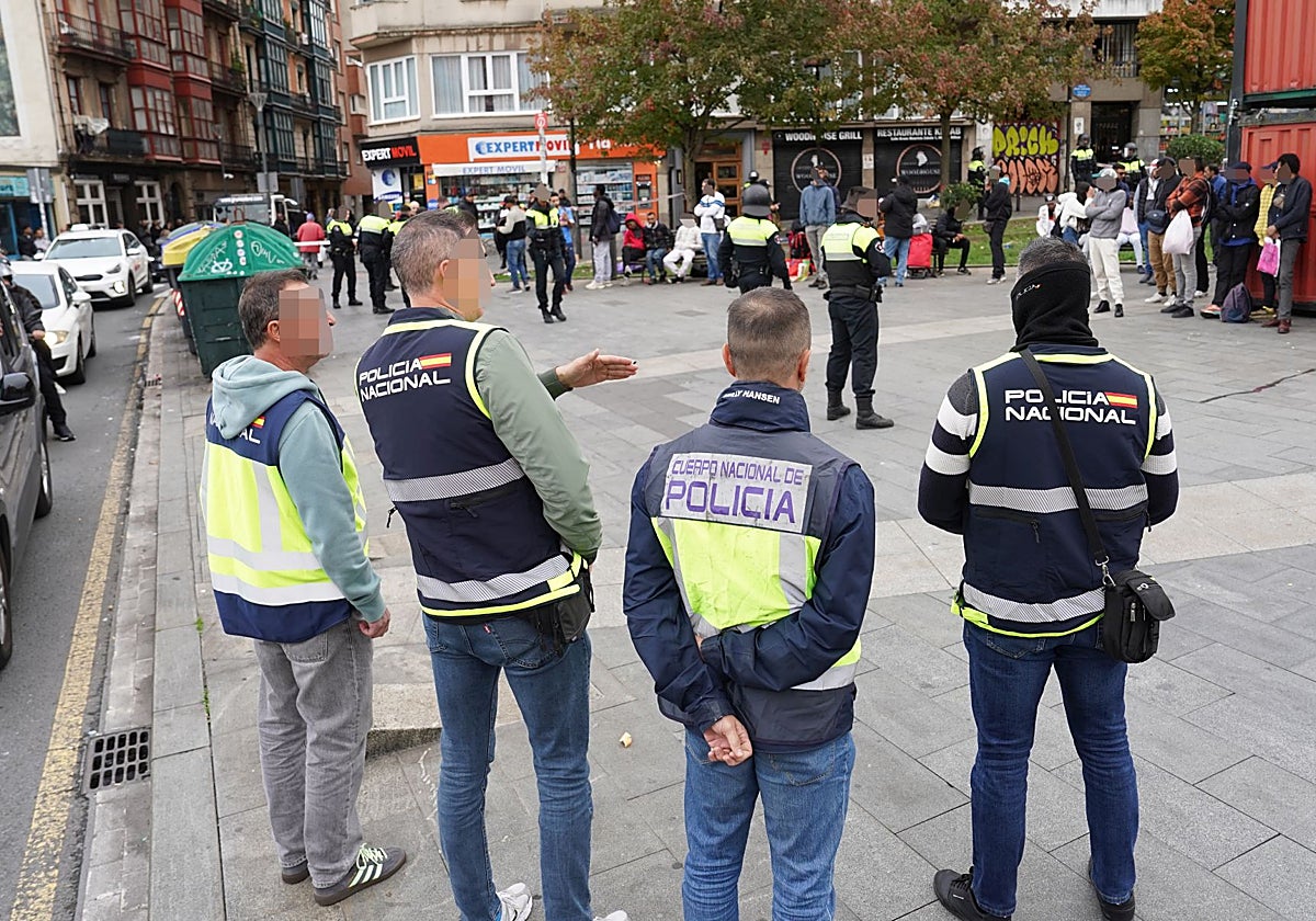 Abren expediente de expulsión a cuatro detenidos en el bazar ilegal de Cantalojas