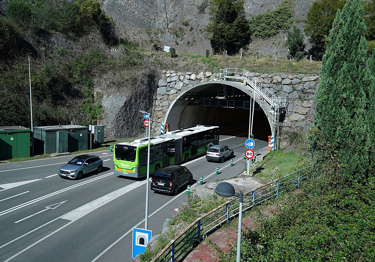 Las obras en tres túneles de acceso a Bilbao castigarán a 60.000 conductores