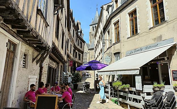 Típica calle en la zona antigua de Laval.