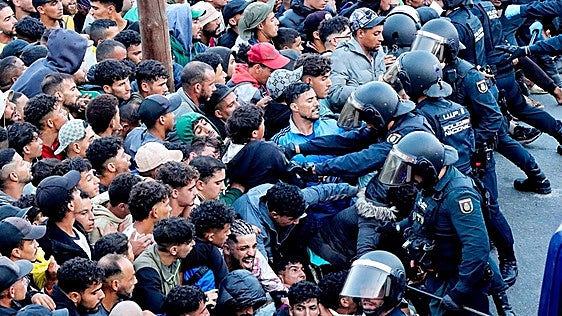 Tensión y colapso en Ceuta