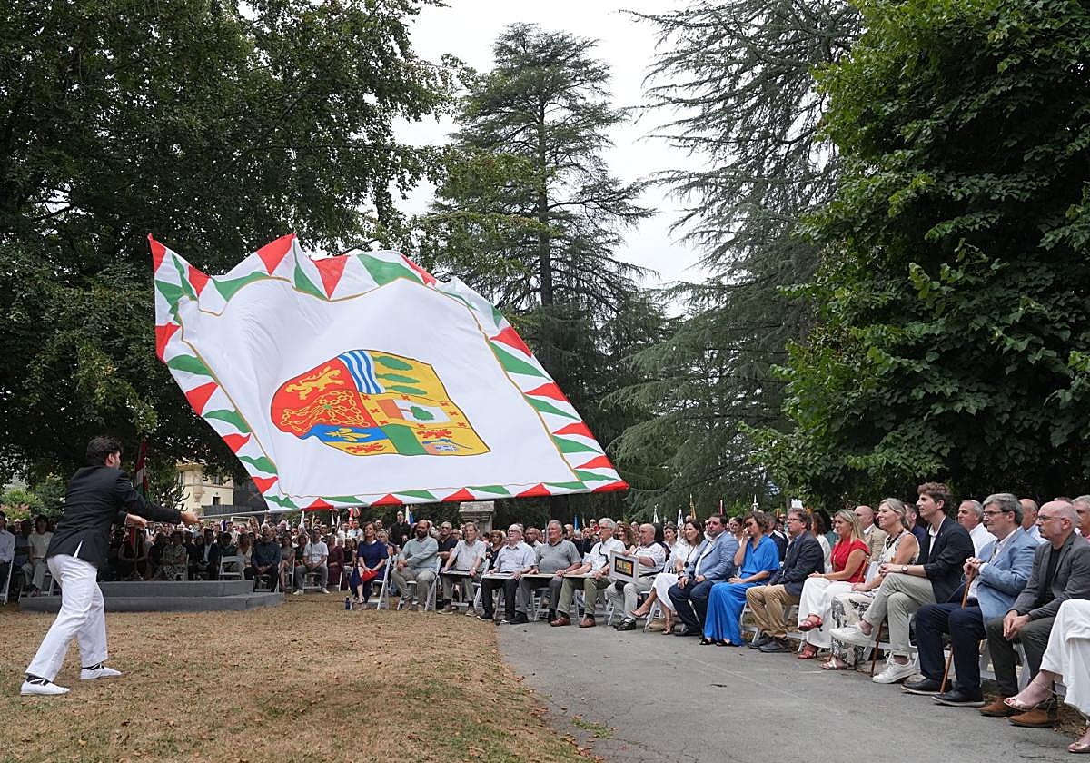 Bergara conmemora el 50 aniversario del Movimiento de Alcaldes y los 150 años de la abolición de los Fueros.