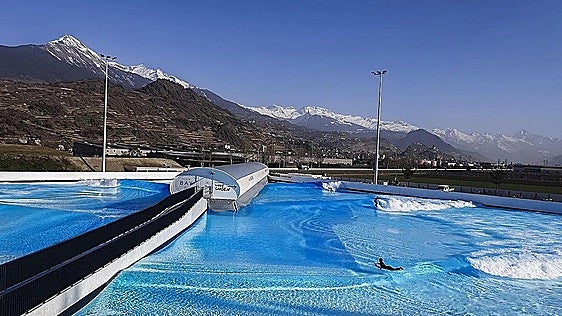 Una empresa vasca creará una gran piscina de olas en la montaña cántabra