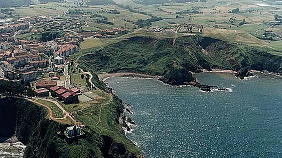 Aparece el cadáver de una mujer en la playa de Candás