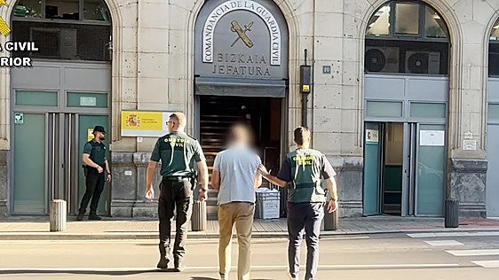 La Guardia Civil desmantela una red especializada en estafas que operaba desde Bilbao y Castro