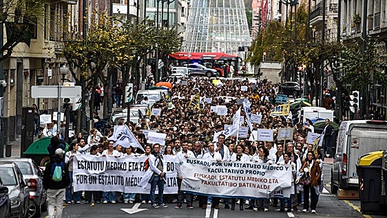 La mayoría de los médicos apoya la huelga indefinida para lograr un estatuto propio