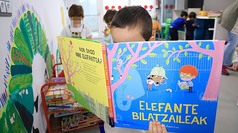 Educación obliga a los colegios a dedicar una sesión semanal en cada asignatura a trabajar la lectura