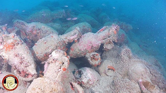 Localizan frente a Sicilia un antiguo barco romano hundido con cientos de ánforas