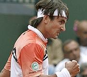 Robredo alcanza los octavos de Roland Garros pero Ferrero se despide