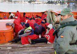 Un total de 56 inmigrantes llegan a las costas andaluzas durante el fin de semana