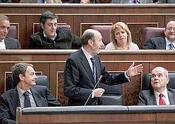 Rubalcaba 'canta' en el Congreso