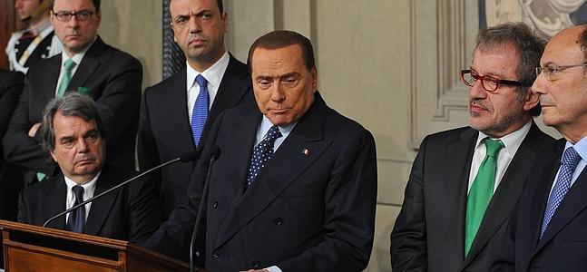 Silvio Berlusconi, en el centro de la imagen. / Tiziana Fabi (Afp)