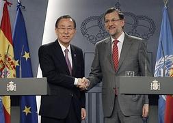 Rajoy y Ban Ki-moon, tras la rueda de prensa en Moncloa./ Efe | Atlas
