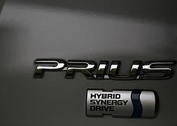 Toyota llama a revisión a casi dos millones de su modelo Prius