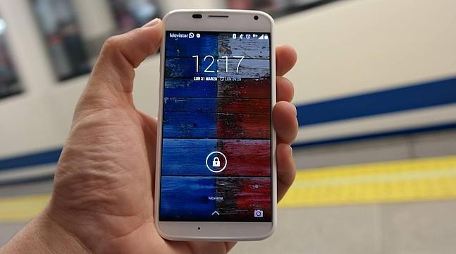 El Moto X destaca por su facilidad de uso y su control de voz 