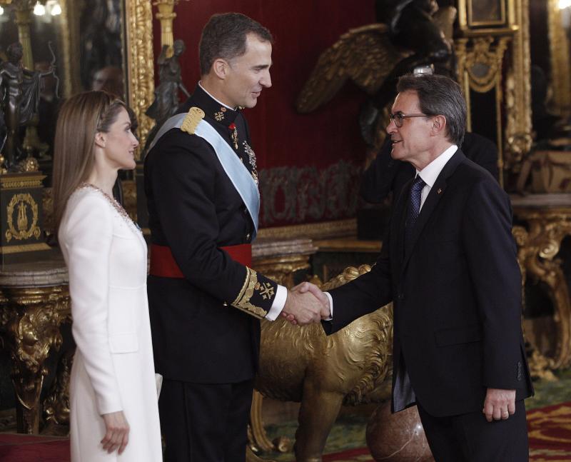 Artur Mas en el momento del saludo a los Reyes 