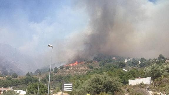 Varias viviendas de la zona han sido desalojadas de manera preventiva