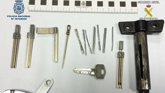 Alguno de los instrumentos utilizados para cometer los robos. 
