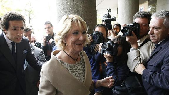 Esperanza Aguirre, a su llegada a los juzgados. 