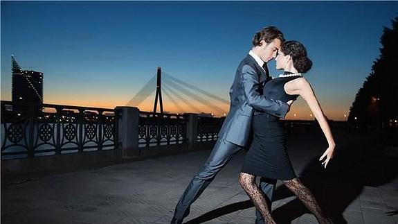 El tango es un tipo de baile perfecto para tonificar tu cuerpo y también para desarrollar tu sensualidad. 