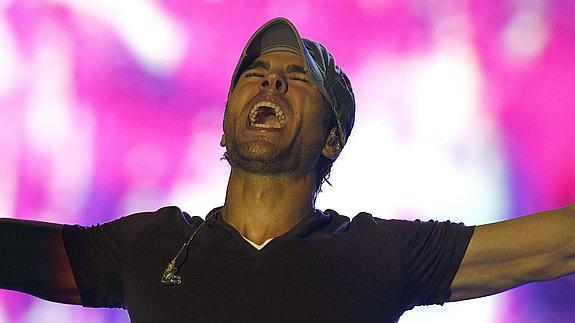 Enrique Iglesias. 