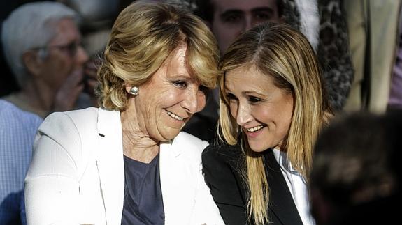 Esperanza Aguirre (i) y Cristina Cifuentes (d).