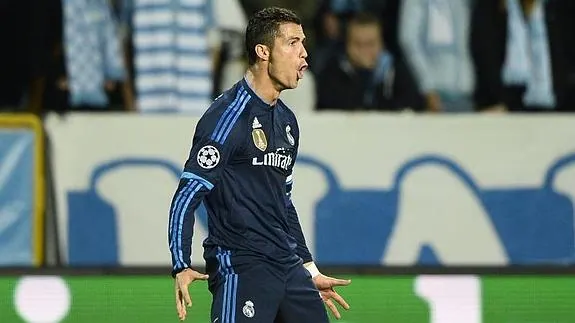 Cristiano Ronaldo celebra uno de sus dos goles. 