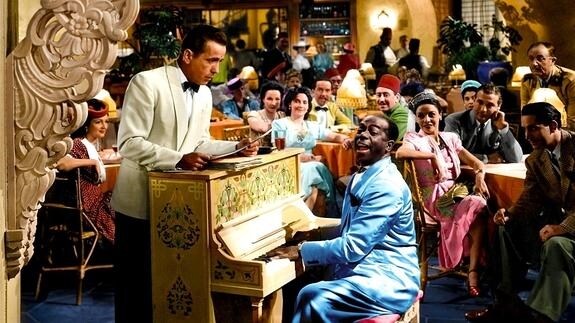 Una escena de 'Casablanca', coloreada.