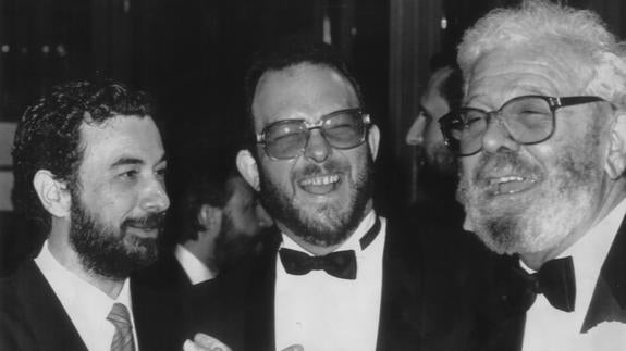 José Luis Garci, José María González y Luis García Berlanga, en la primera gala. 