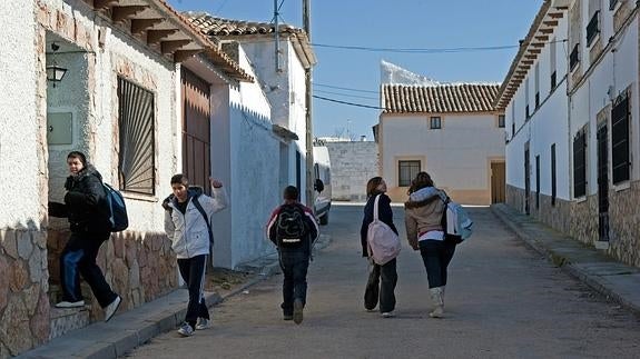 Una calle de Villar de Cañas.