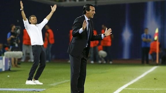 Unai Emery y Luis Enrique, durante la úlltima Supercopa de Europa. 