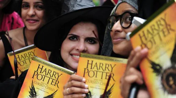 Fans de Harry Potter con la nueva obra.