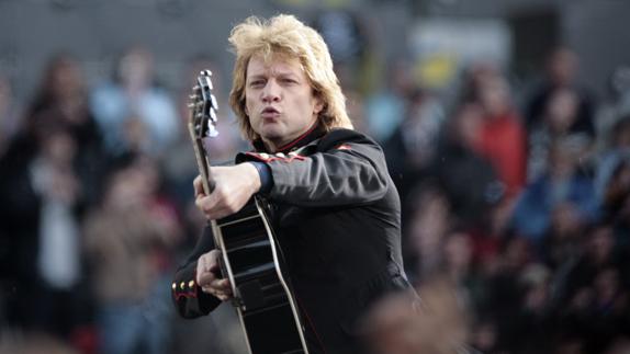 Bon Jovi durante un concierto en Berna, Suiza. 
