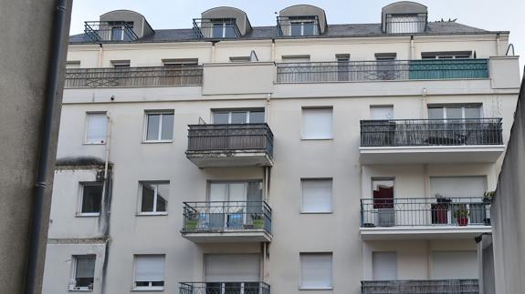 Fachada del inmueble donde tuvo lugar el suceso en Angers.