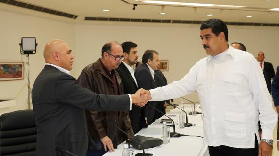 Jesus Torrealba y Nicolás Maduro.